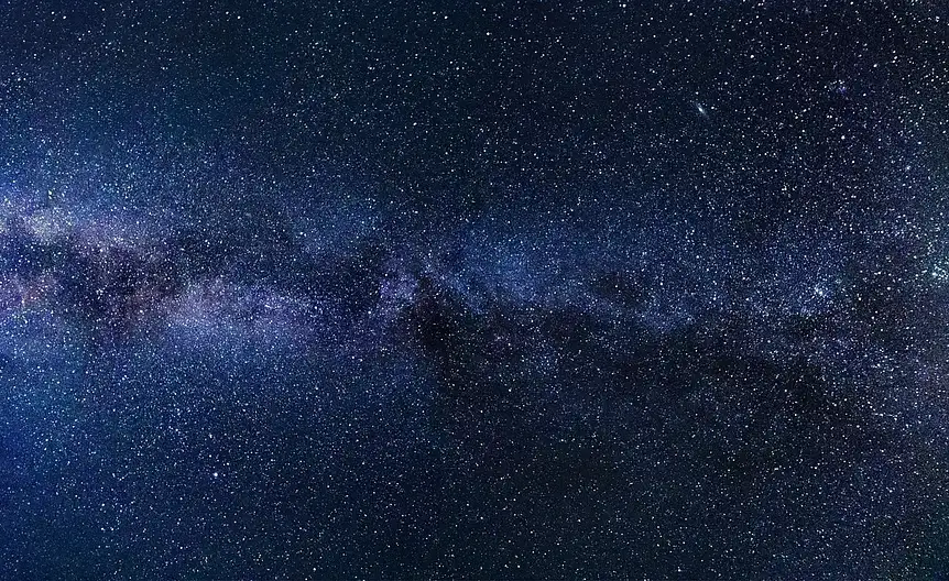 Osoba korzystająca z gogli vr podczas wirtualnego spaceru po planowanej przestrzeni